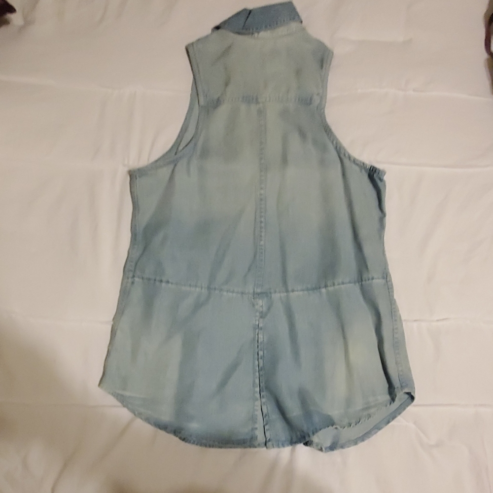 Top - Picture 2 of 3